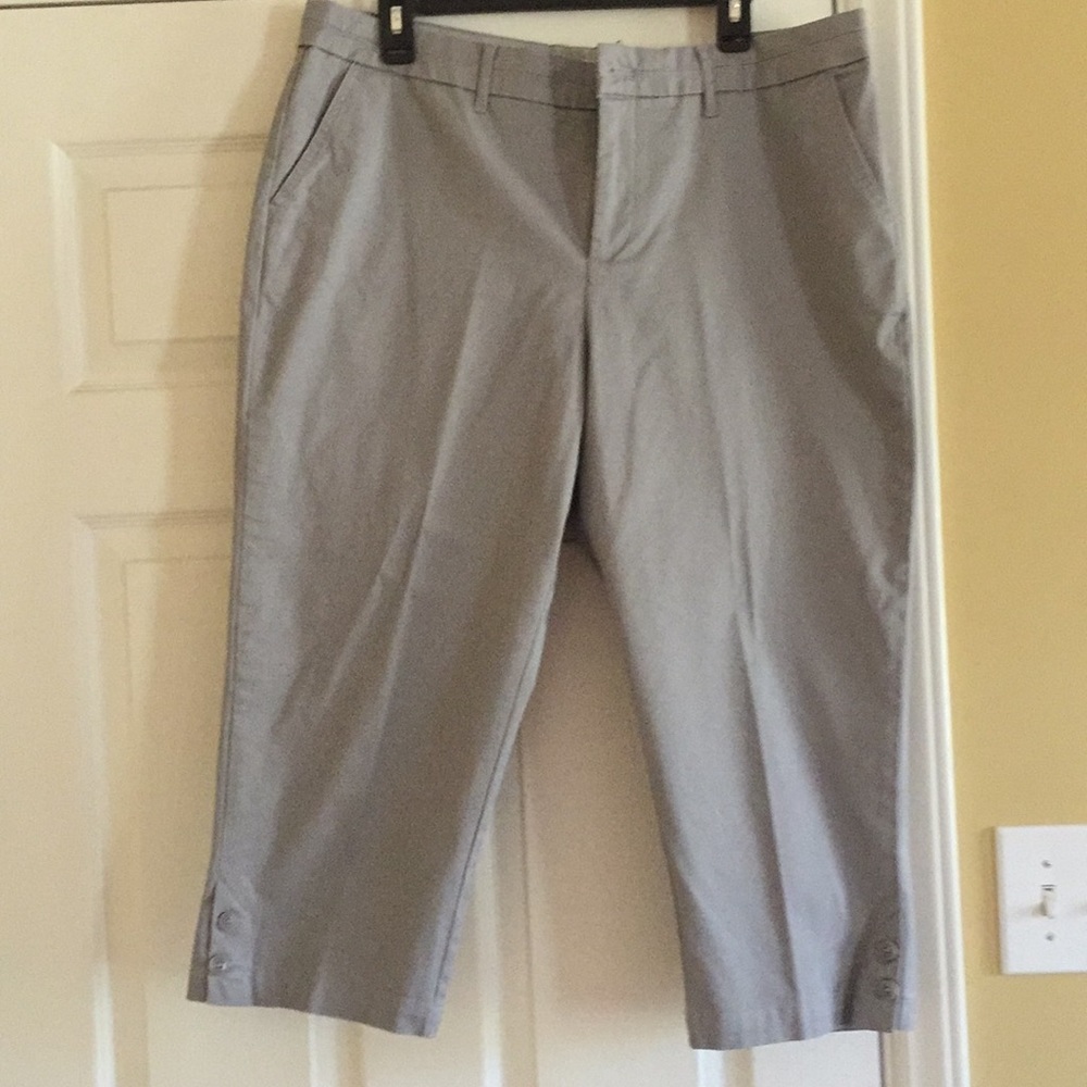 Capris ‼️SALE‼️